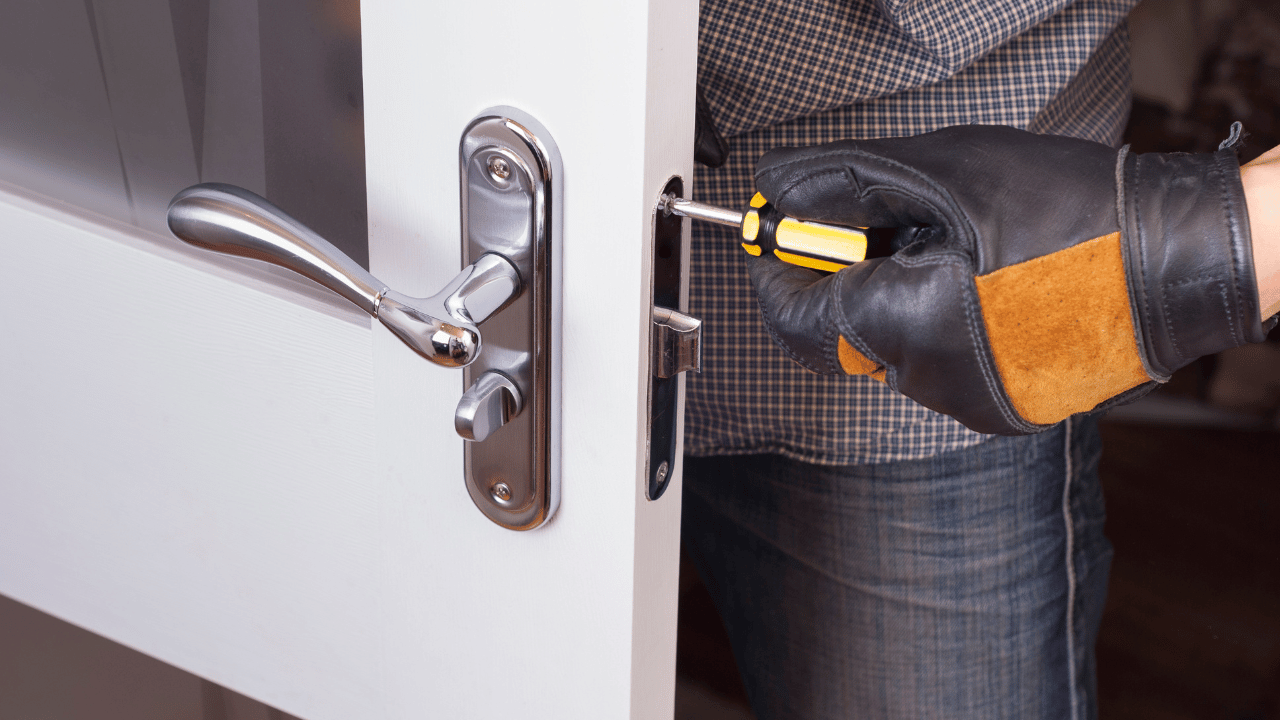 locksmith forest hills